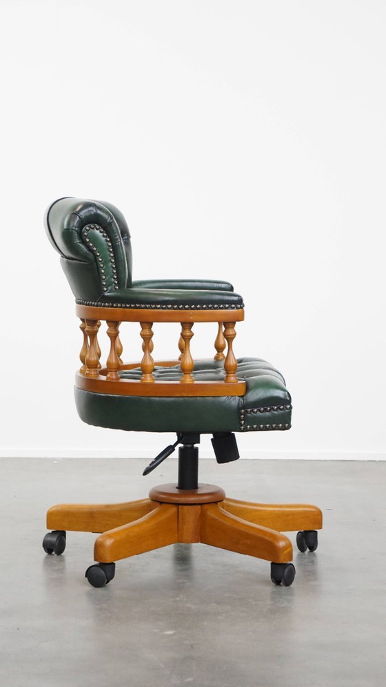 Image 1 of Sedia da ufficio Chesterfield classica e intramontabile, verde, realizzata in pelle di mucca su ruote