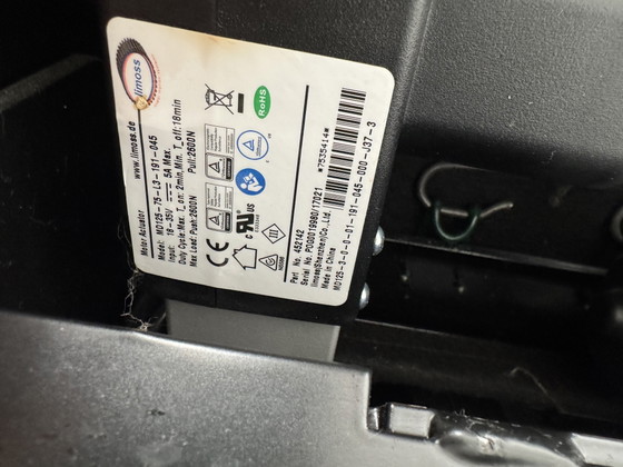 Image 1 of Zweifacher elektrischer Relaxsessel aus rotem Leder / wiederaufladbarer Stuhl