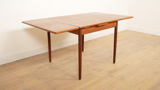 Image 1 of Compact vintage dining table | extendable | 1960s
