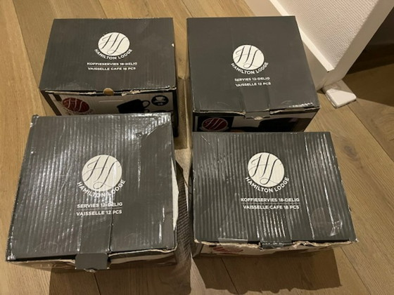 Image 1 of Schwarzes Hamilton Lodge Geschirrset, 2 x 18-teilig / 2 x 12-teilig