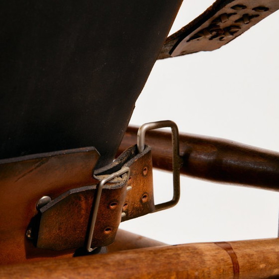 Image 1 of Poltrona e pouf in pelle di vitello ungherese, set da 2