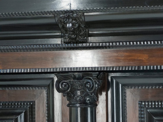 Image 1 of Armario barroco holandés de palisandro y ébano del siglo XVII Kussenkast 1670