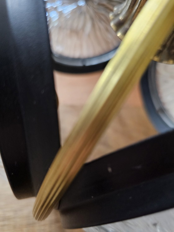 Image 1 of Lampada a sospensione vintage in ottone e nero con 4 paralumi in vetro