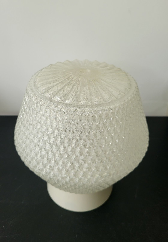 Image 1 of Mid-Century plafonniere met prachtig patroon in het glas jaren '50/'60.