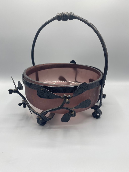 Ciotola in vetro ametista con montatura in ferro battuto a forma di libellula in stile Art Nouveau, circa – glazen karaffen