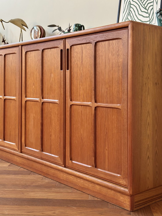 Image 1 of Buffet XXL vintage en teck, design danois, années 50/60/70