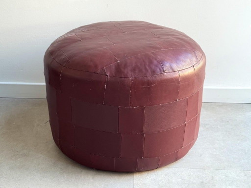 1x Vintage Patchwork Pouf - Burgundy Red – hockers en poefs, Skai (photo 2 of 8)