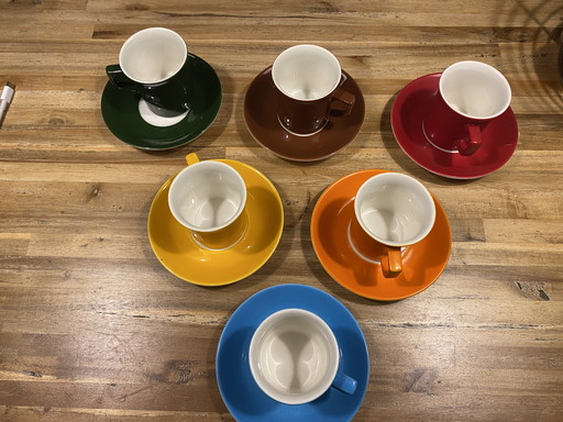 Set de tasses et soucoupes colorées Vintage Pagnossin