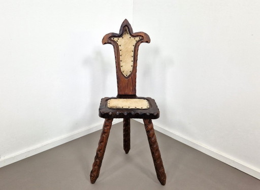 Tabouret espagnol à trois pieds | Cuir de vachette – krukjes, Wood