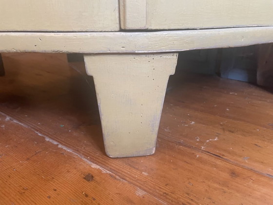 Image 1 of Eckschrank Küchenschrank aus dem 19. Jahrhundert mit gewölbten Türen