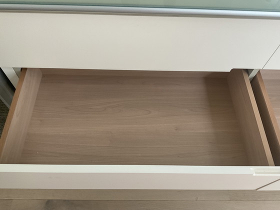 Image 1 of Domus-Schrank von B&B Italia, entworfen von Antonio Citterio, in weißem Lack und mit Glasschiebetüren