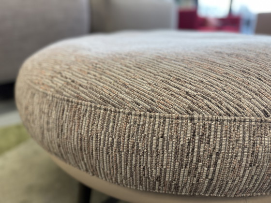 Image 1 of Leolux Rego Voetenbank Oregon stof Raffino Dove