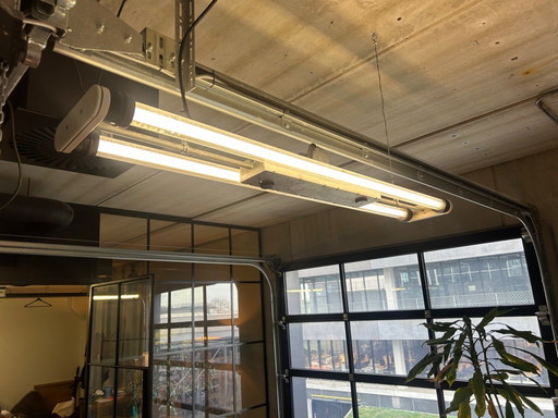 6x industriële vintage TL balkonlampen VEB Leuchtenbau Arnstadt