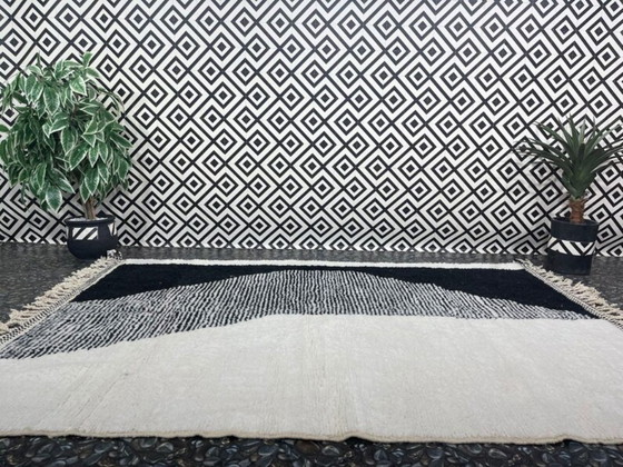 Image 1 of Tapis berbère en laine authentique Zebra 300cmx250cm 