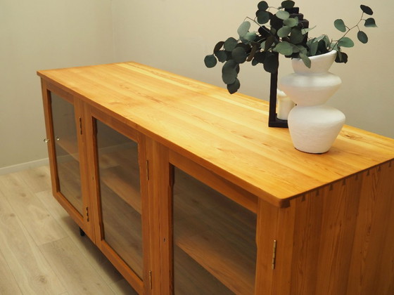 Image 1 of Vetrina in pino, design danese, anni '80, produzione: Danimarca