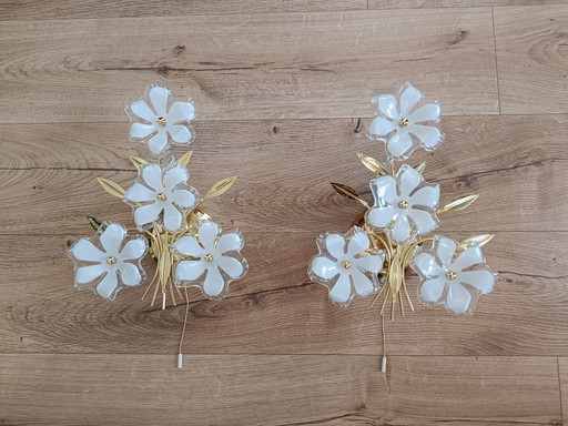Floral wall lights from EGLO