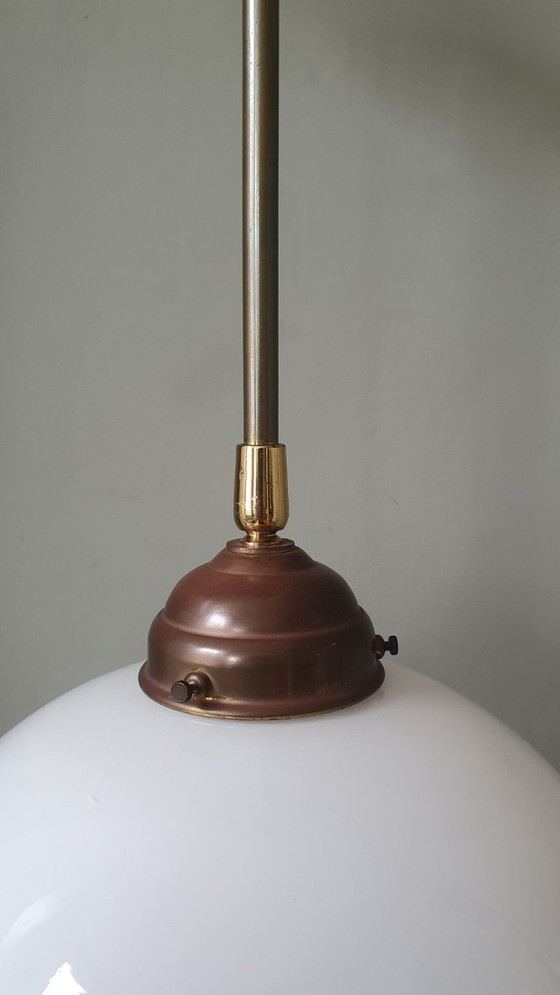 Image 1 of Lampada a sospensione vintage - vetro opalino bianco in forma decorativa
