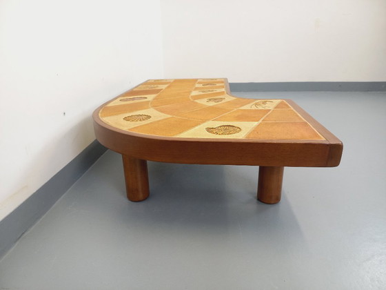 Image 1 of Barrois comma-shaped coffee table with vintage shell motifs in wood and Vallauris ceramic from the 1960s and 70s