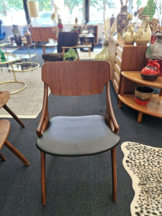 Image 1 of Set of 6 Vintage Danish Chairs – Arne Hovmand-Olsen