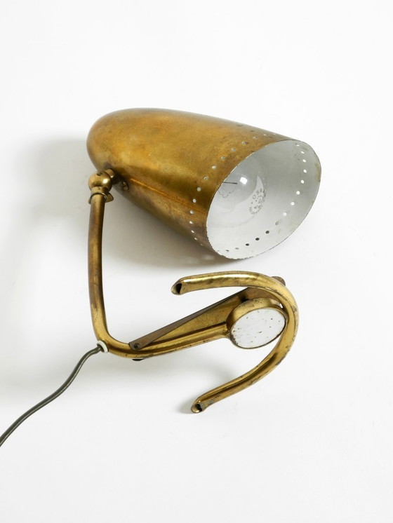 Image 1 of Lampe de table en laiton, rare et exceptionnelle, de style moderne du milieu du siècle.