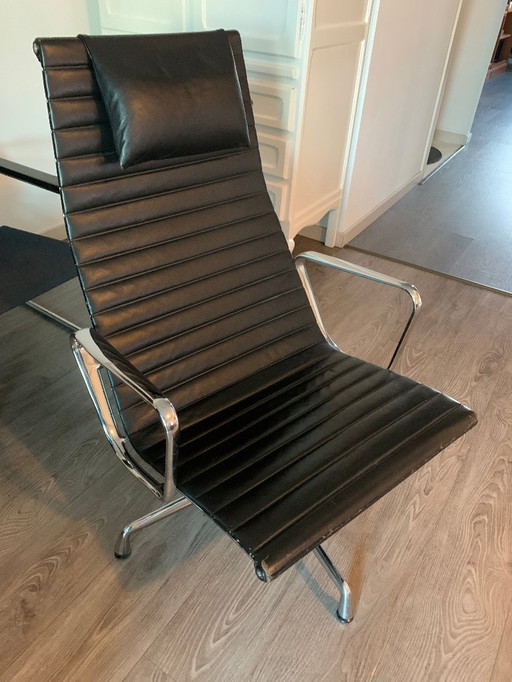 Vitra Eames EA124 Leather / Chrome