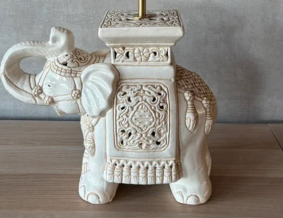 Image 1 of Lampada da tavolo a forma di elefante