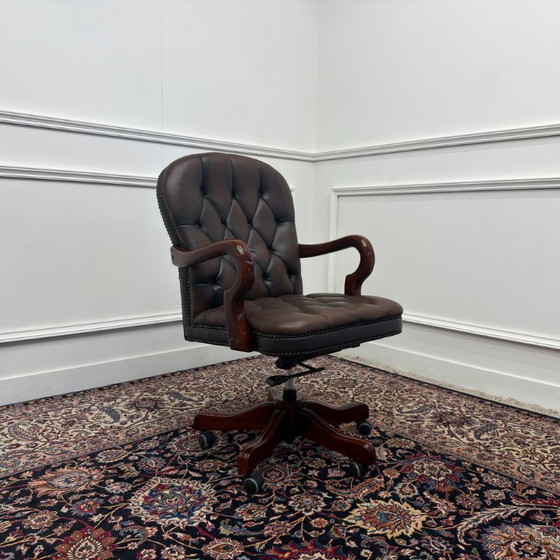 Sedia da ufficio Chesterfield inglese marrone – Sedie da ufficio, Leather, Wood (photo 7 of 7)