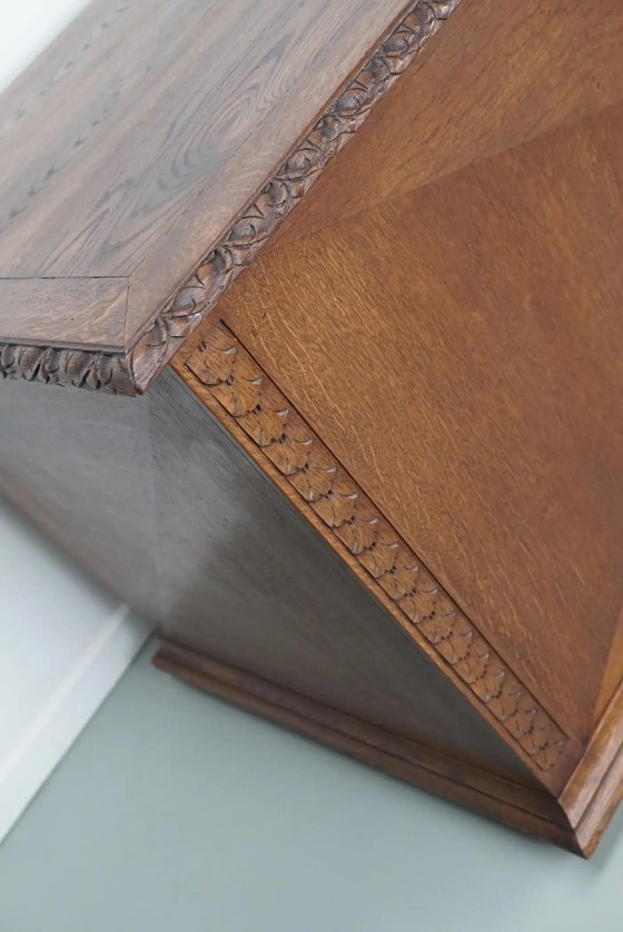 Image 1 of Antiker niederländischer Jugendstil-Schreibtisch/-Theke aus geschnitzter Eiche, frühes 20. Jahrhundert