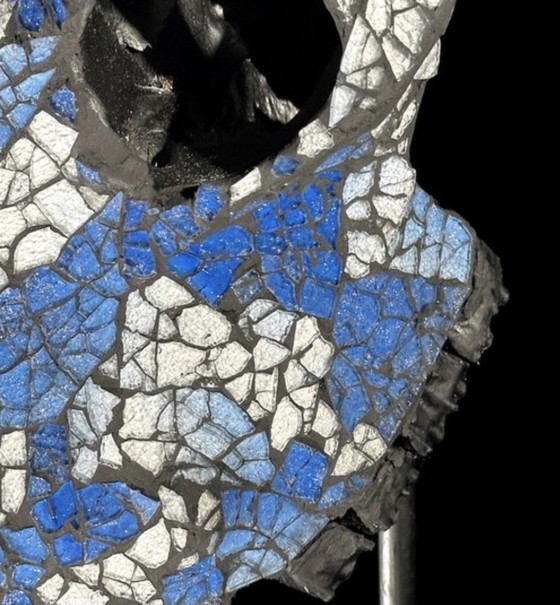 Image 1 of Véritable crâne de vache indonésien avec mosaïque 