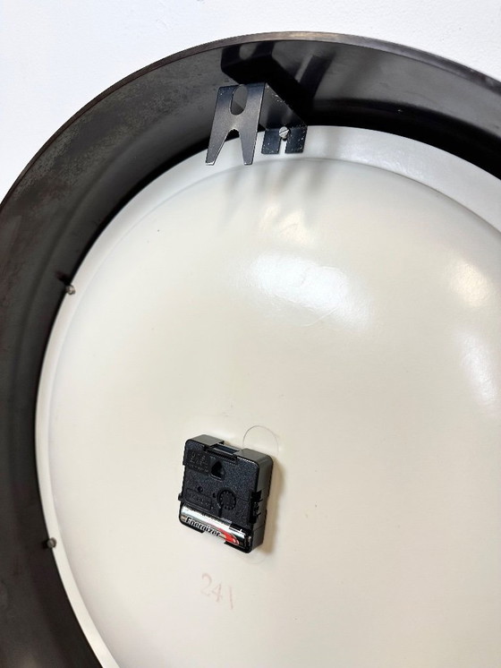 Image 1 of Grote industriële bakelieten fabriekswandklok van Pragotron, jaren 60