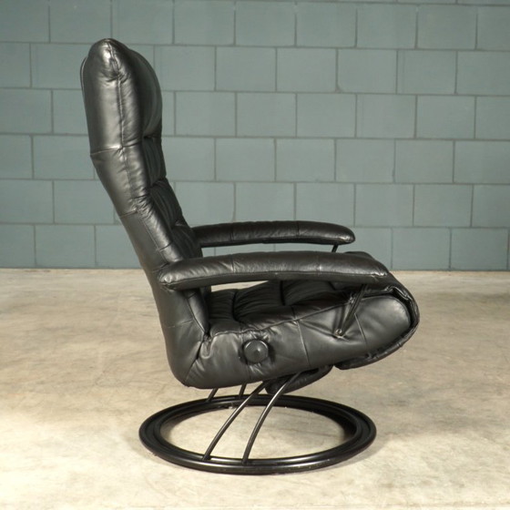 Vintage Swivel Armchair with Footrest – Recliner – 1980s – Metal, Leather (photo 8 of 17)
