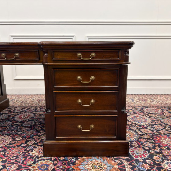Groot Klassiek Engels Chesterfield Bureau Partnerdesk – Schreibtisch, Leder, Holz (photo 11 of 21)