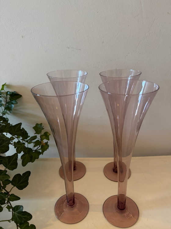 Lot de 4 flûtes italiennes améthyste – Verres et carafes, Hollywood Regency (photo 3 of 6)