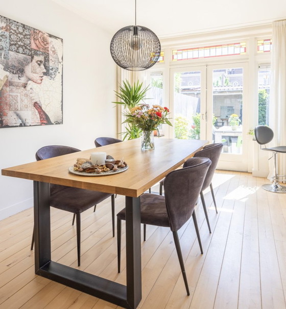 Image 1 of Eettafel Loosdrecht naturel eiken met metalen frame en vier antraciet stoelen