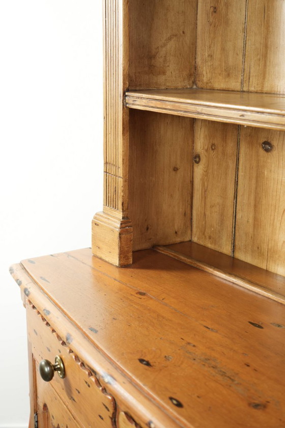 Image 1 of Antieke Engelse keuken/ leg/ buffetkast uit de 19e eeuw van grenenhout