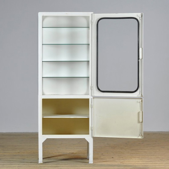 Vintage medical cabinet, 1970s, Display cabinets, Metal, Glass, White (photo 4 of 9)