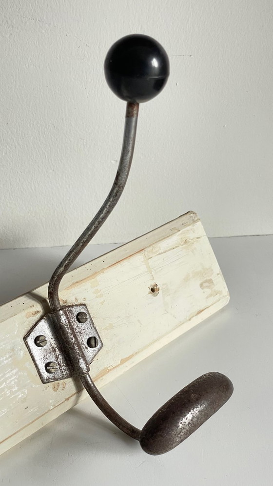 Image 1 of Antike Schulgarderobe, weißes Holz