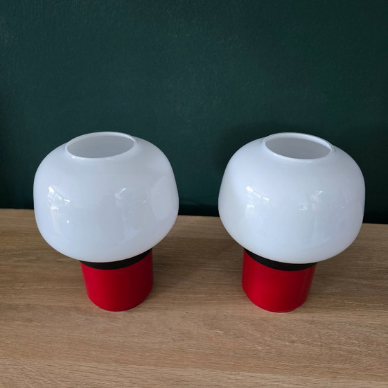 Image 1 of Set di due lampade da tavolo Foscarini Doll - plastica rossa e vetro bianco. Design italiano.