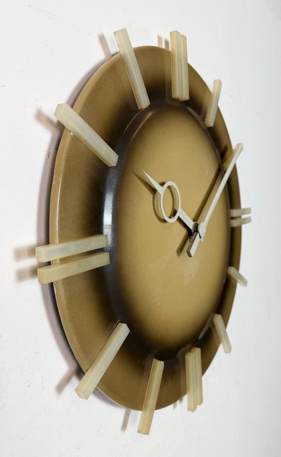 Image 1 of Horloge murale de bureau de style industriel, de Pragotron, années 1970