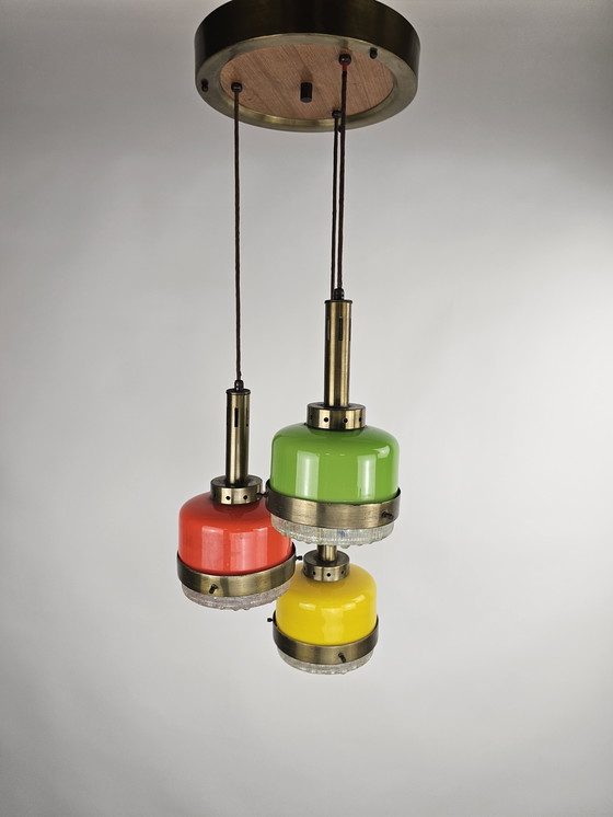 Image 1 of Zeldzame Hanglamp uit Italië in 3 kleuren glas toegeschreven aan Stilnovo 