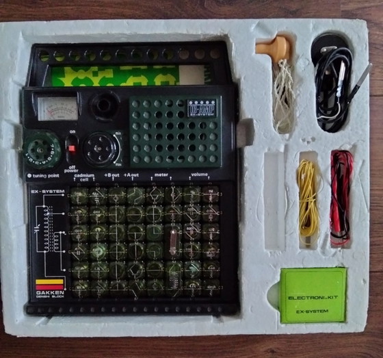 Image 1 of Gakken e x 100 complete with booklets and working