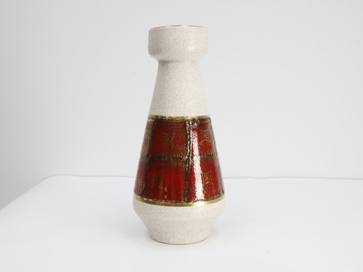 Vintage vase / ceramics / sand red brown