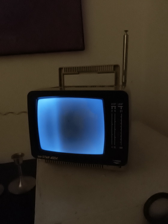Image 1 of Televisore Tele Star 4004 in plastica dal design vintage, stile spaziale