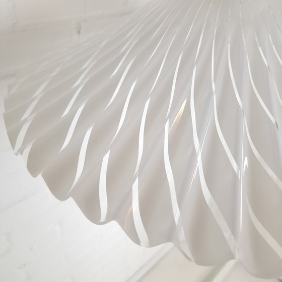 Image 1 of Lampada a sospensione vintage a forma di cappello da strega in acrilico, risalente agli anni '70.