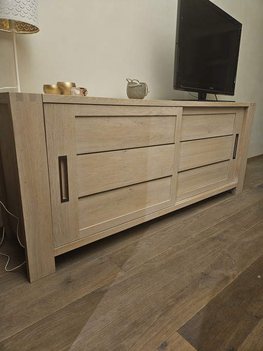Lage living kast