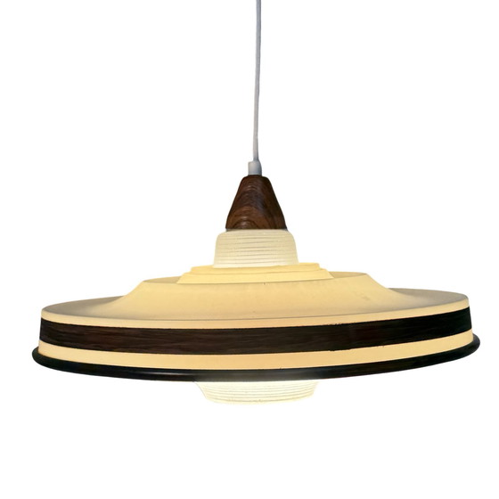 Image 1 of Suspension vintage années 70 - Plastic Fantastic ! - Centre en verre et accents imitation bois