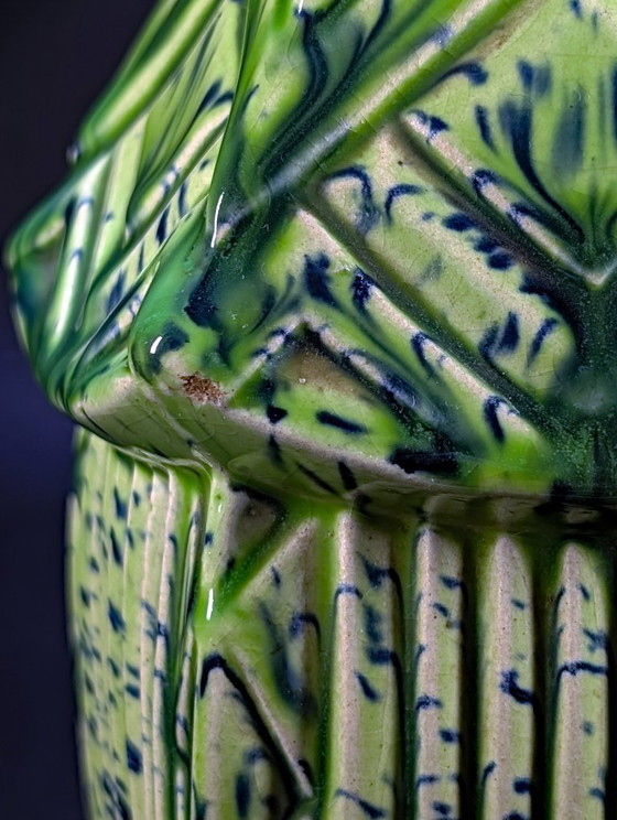 Vase ancien en majolique française, pagode et bambous, circa 1900. – Fives Lille/De Bruyne, Ceramic (photo 9 of 10)