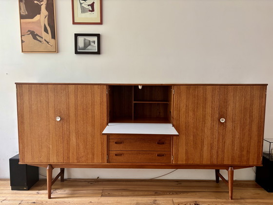 Image 1 of Armoire danoise au design vintage