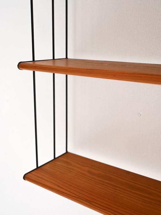 Image 1 of Scaffale scandinavo "Hylla" vintage del 1960 in rovere e metallo