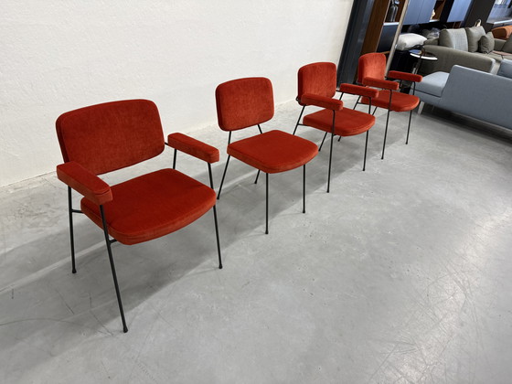 Image 1 of 4 Artifort Moulin Eetkamerstoelen Rood Lucir Stof
